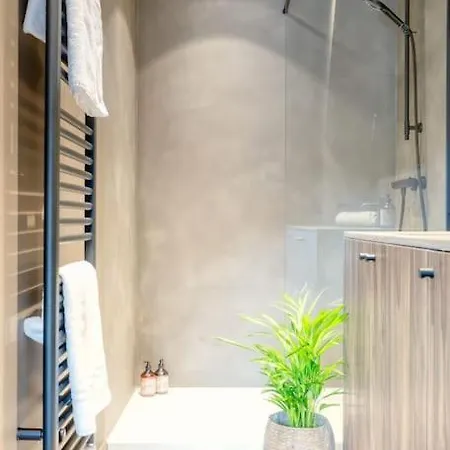 Charming Attic Retreat In Historic Center Gent